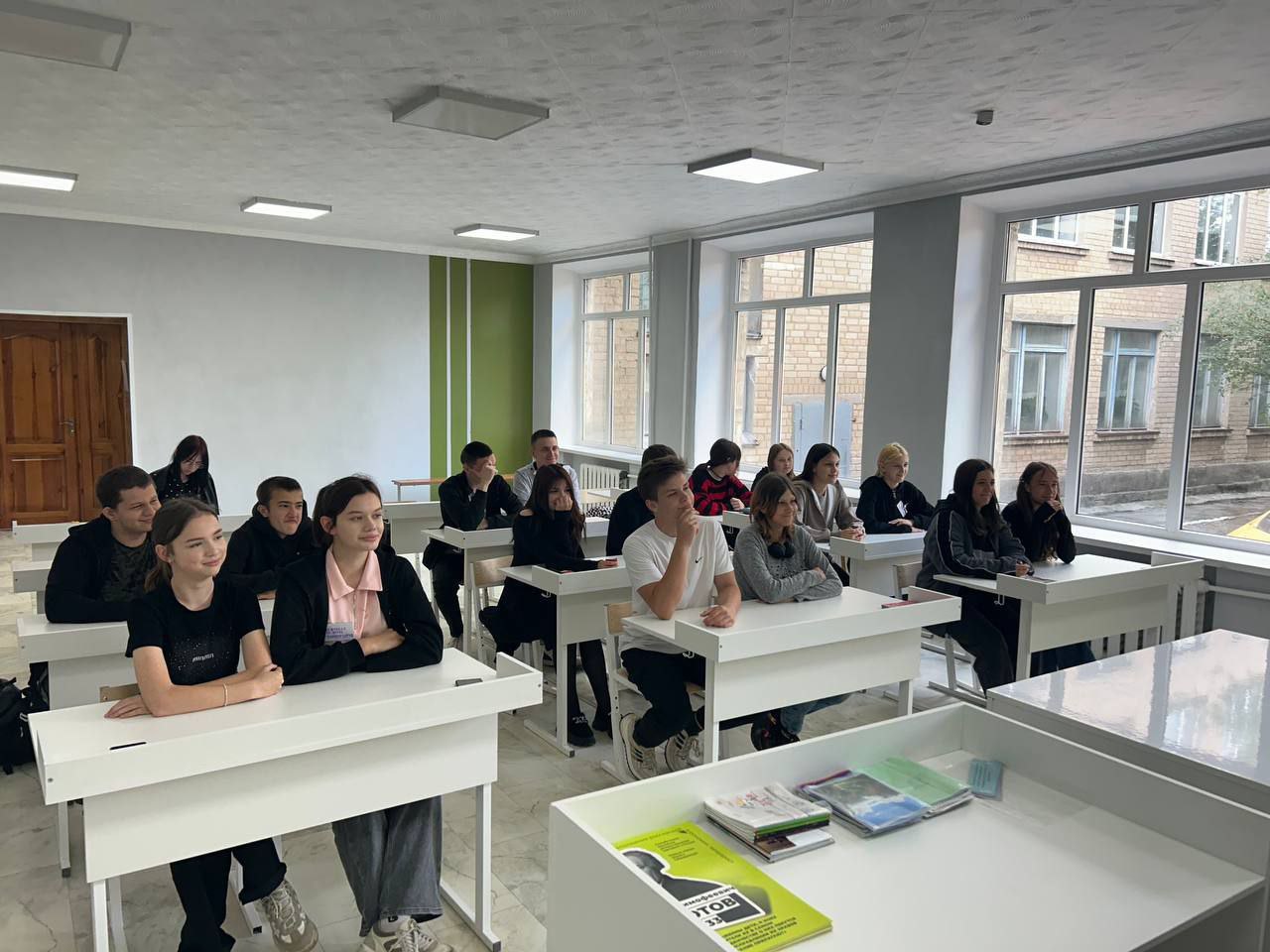 В  ГБУ ОО ЗО &quot;СОШ №2&quot; г.Каменка-Днепровская сегодня прошла важная беседа, посвященная вождению несовершеннолетних..