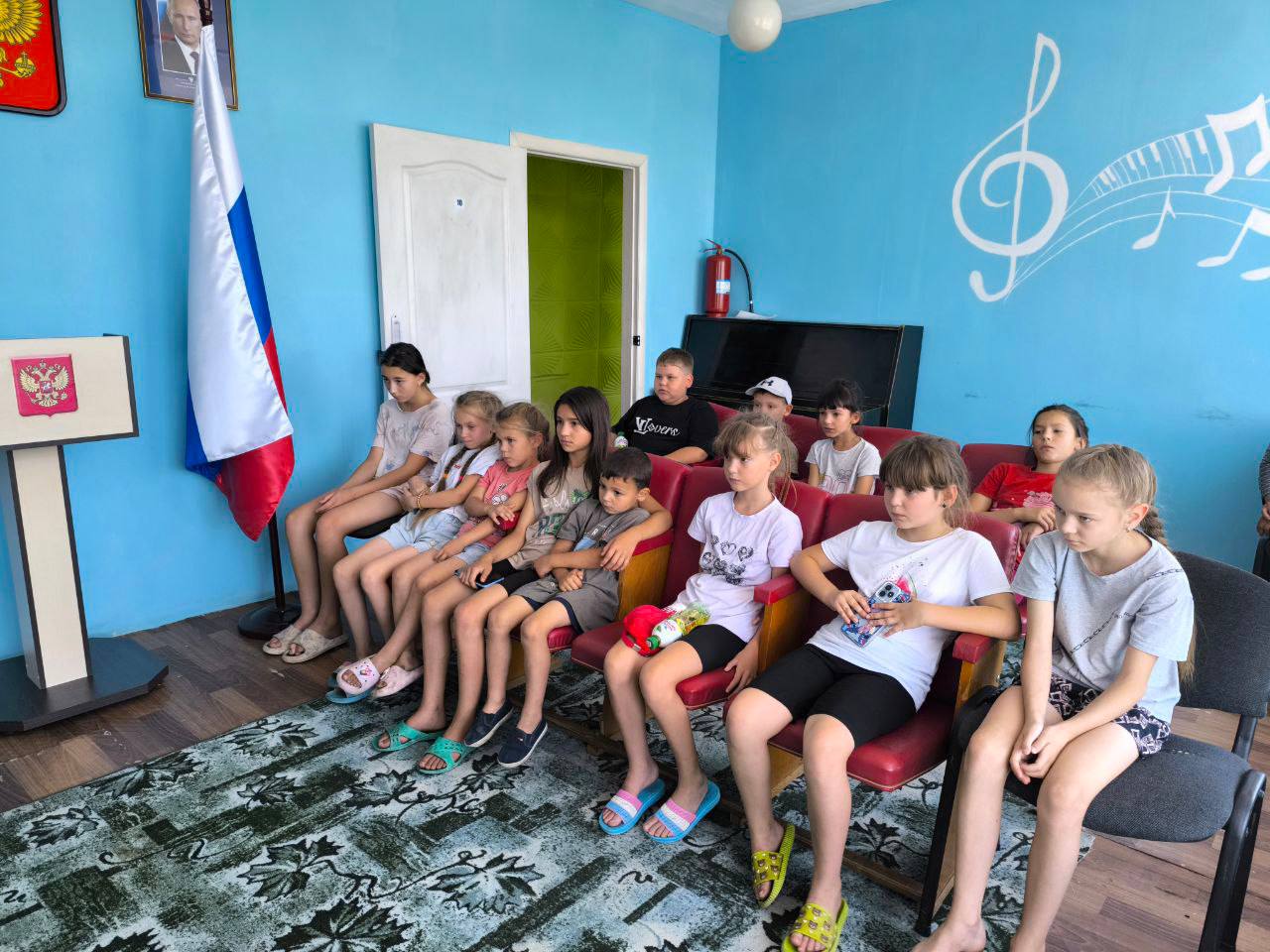 В структурном подразделение МБУ КМЦ «Знаменский СДК» состоялся показ мультипликационного фильма, собравший юных зрителейВ структурном подразделение МБУ КМЦ «Знаменский СДК» состоялся показ мультипликационного фильма, собравший юных зрителей.