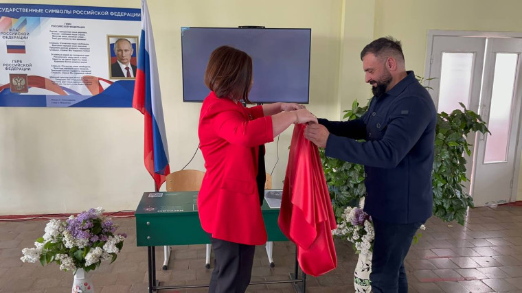 "Единая Россия" открыла третью "Парту Героя" в Каменско-Днепровском округе. "Единая Россия" открыла третью "Парту Героя" в Каменско-Днепровском округе.