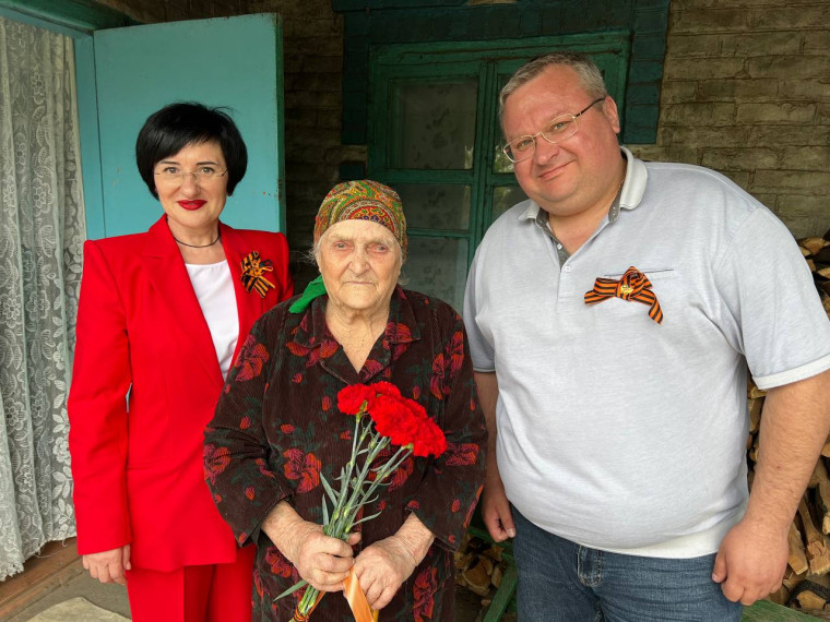 В канун знаменательной даты – 80-летия Великой Победы – представитель шефа-региона Новгородской области посетил дорогую Пелагею Степановну, ветерана Великой Отечественной войны.. В канун знаменательной даты – 80-летия Великой Победы – представитель шефа-региона Новгородской области посетил дорогую Пелагею Степановну, ветерана Великой Отечественной войны..