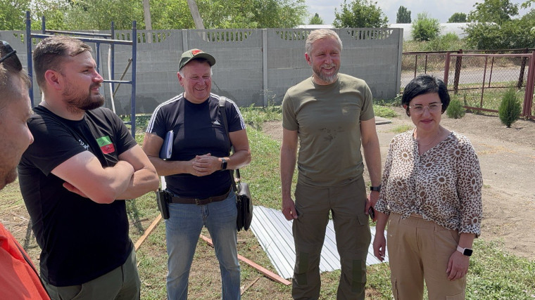 Губернатор Ненецкого Автономного Округа Юрий Васильевич Бездудный. Губернатор Ненецкого Автономного Округа Юрий Васильевич Бездудный.
